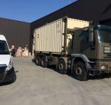 Verdeling mondmaskers voor huisartsen - levering door Defensie in kazerne Hasselt 01