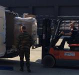 Verdeling mondmaskers voor huisartsen - levering door Defensie in kazerne Hasselt 01